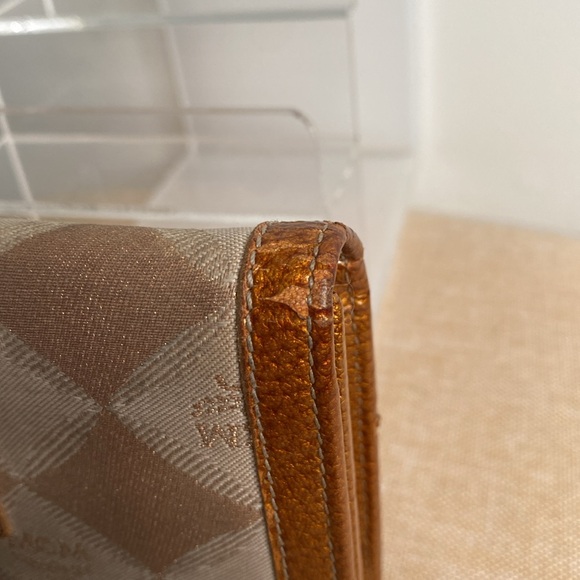 AUTHENTIC MCM TRI-FOLD WALLET - Picture 10 of 10